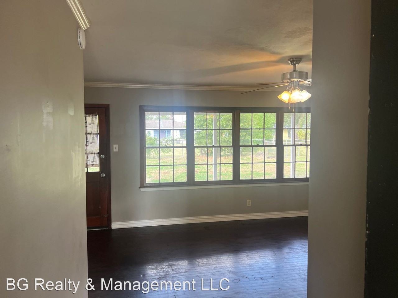 2147 Evelyn St - Photo 2 of 9