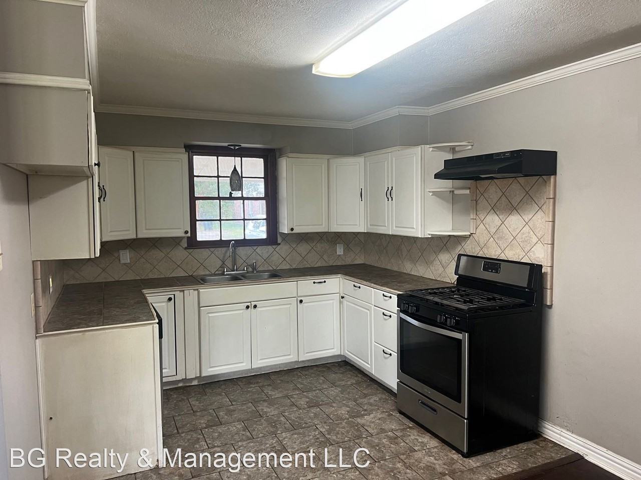 2147 Evelyn St - Photo 3 of 9