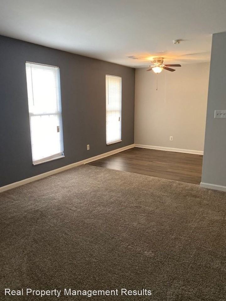 Mulberry Square - Photo 3 of 11