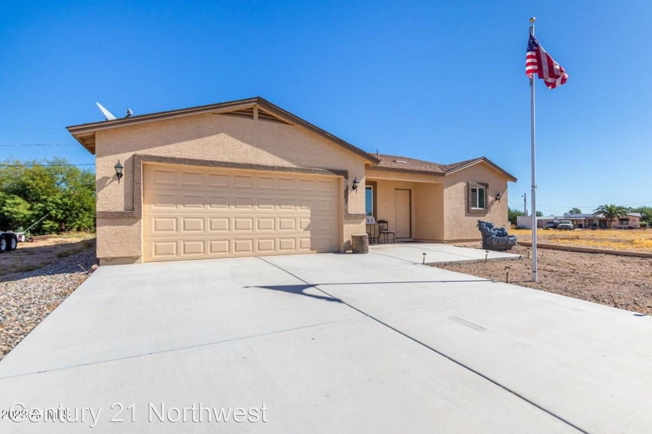 237 Gompers Cir - Photo 3 of 43