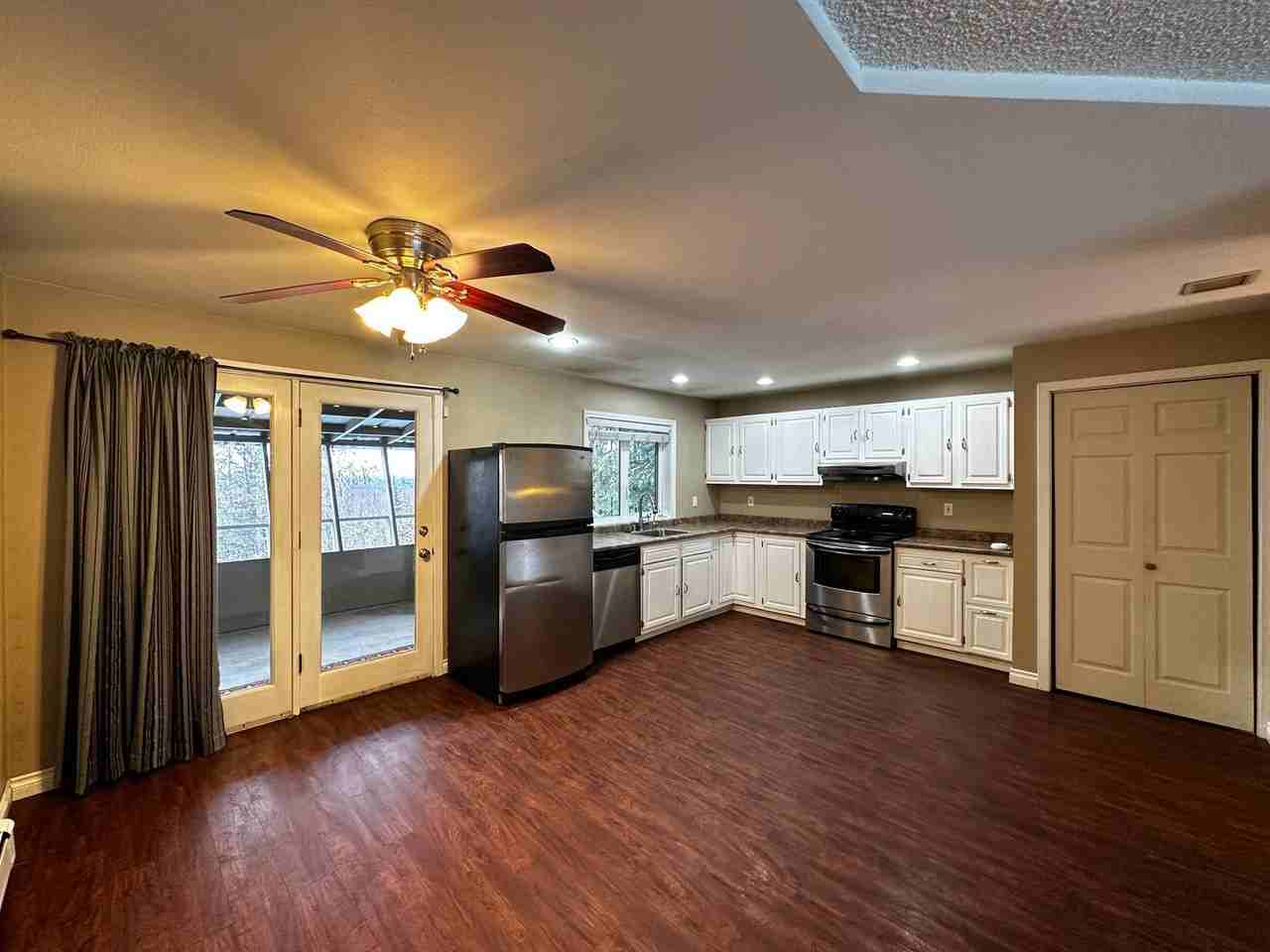 1419 Valley Dr - Photo 3 of 17