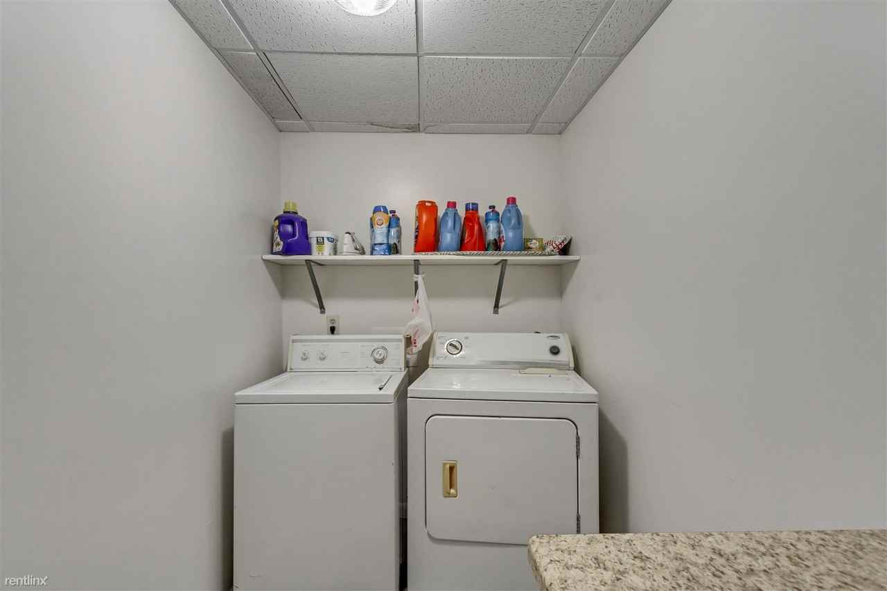 927 East 200 South Street - Photo 2 of 19