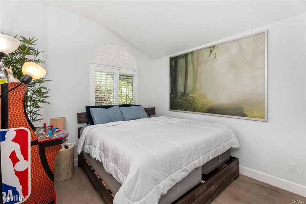 21 Marblehead Pl - Photo 3 of 10