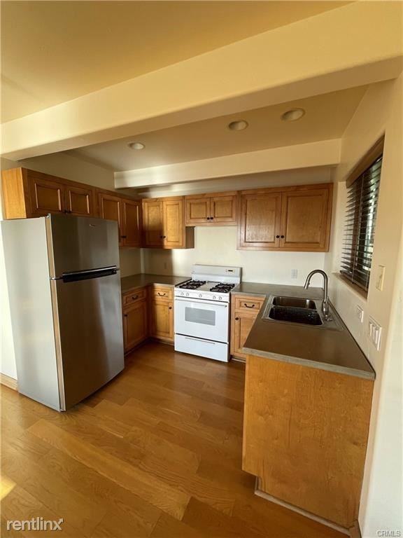 592 Mystic Way #B - Photo 3 of 9