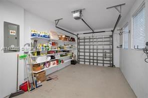 627 Alcazar Ave - Photo 2 of 36