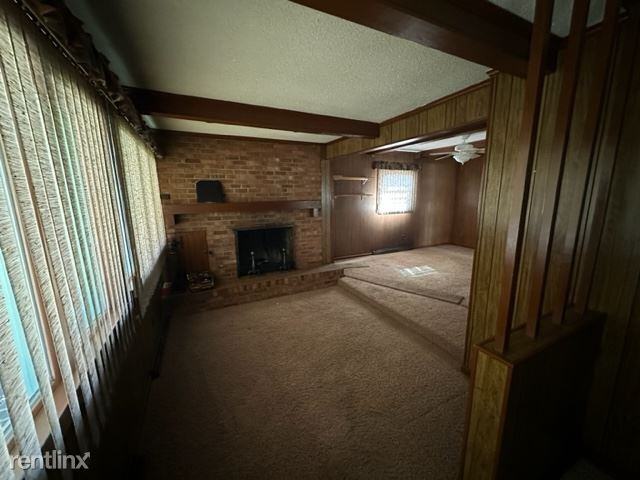 1704 Pichard St - Photo 2 of 34