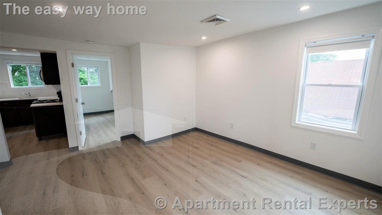 301 Boston Ave #3 - Photo 2 of 11