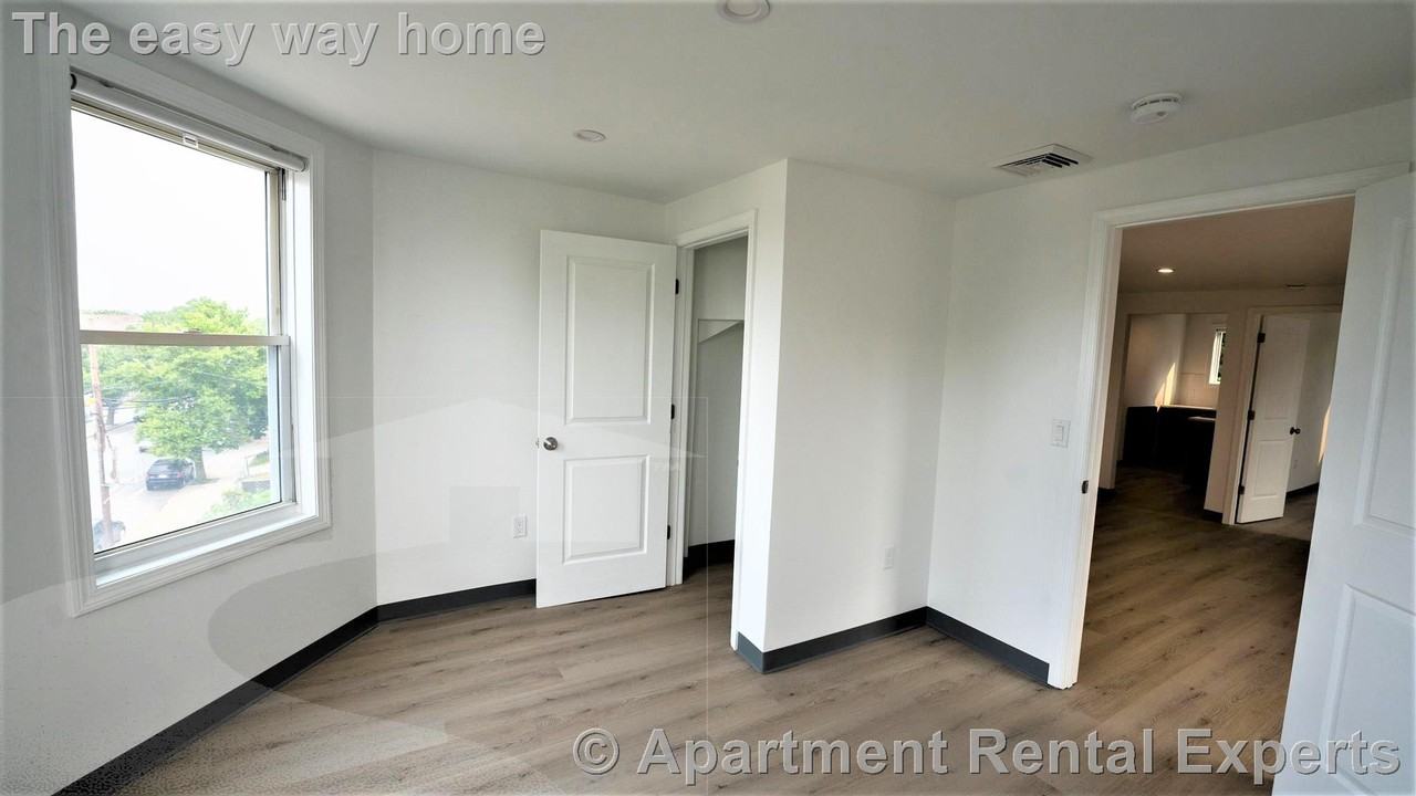 301 Boston Ave #3 - Photo 3 of 11