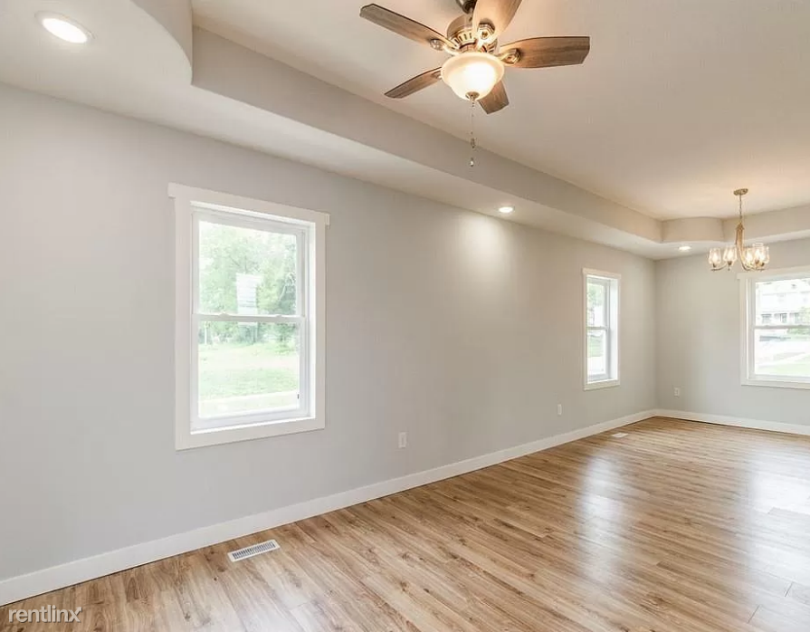 1430 4th St - Photo 2 of 7