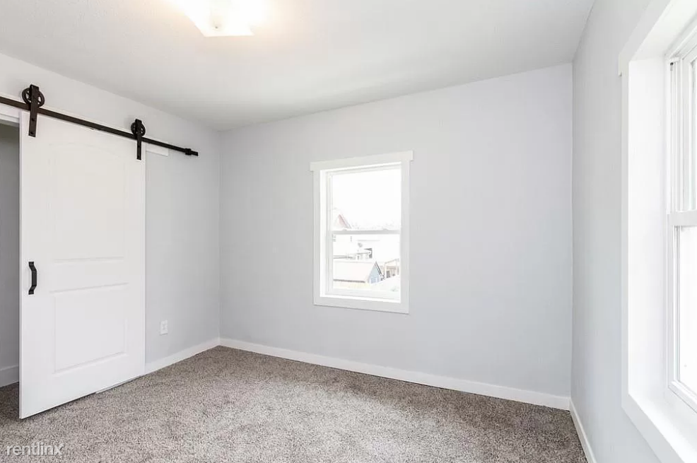 1430 4th St - Photo 3 of 7