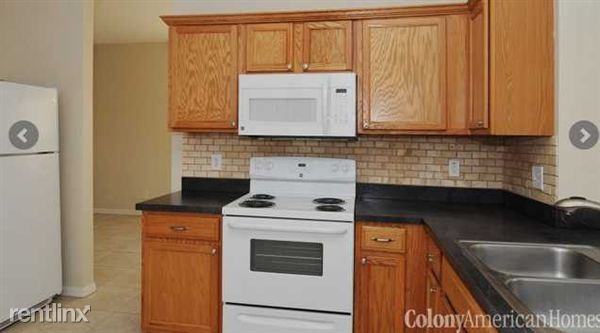 9408 Black Thorn Loop - Photo 2 of 20