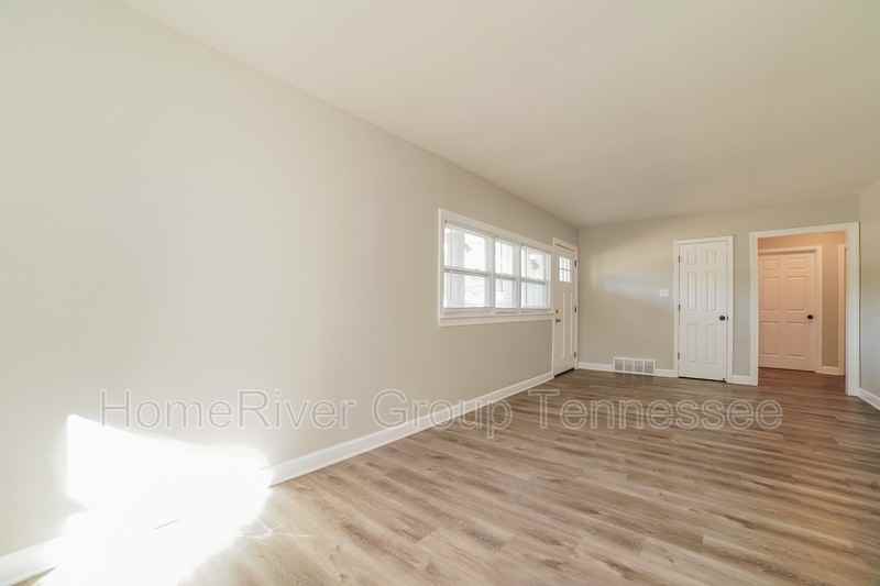 4598 Windward Dr - Photo 3 of 17