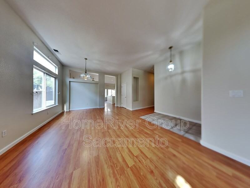 5405 Iron Point Ct - Photo 2 of 25