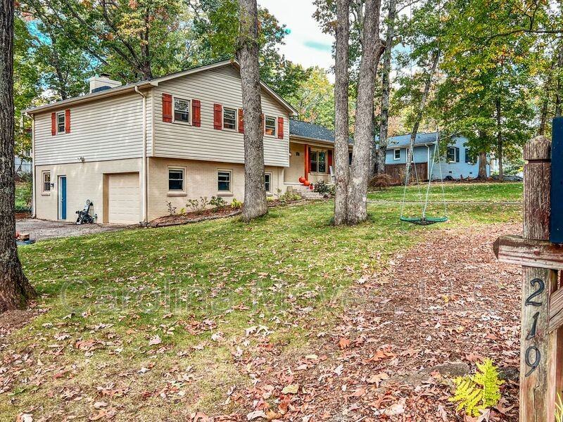 219 Crestwood Dr - Photo 2 of 29