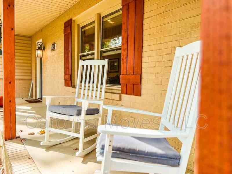 219 Crestwood Dr - Photo 4 of 29