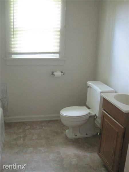 200 Diamond St - Photo 3 of 5