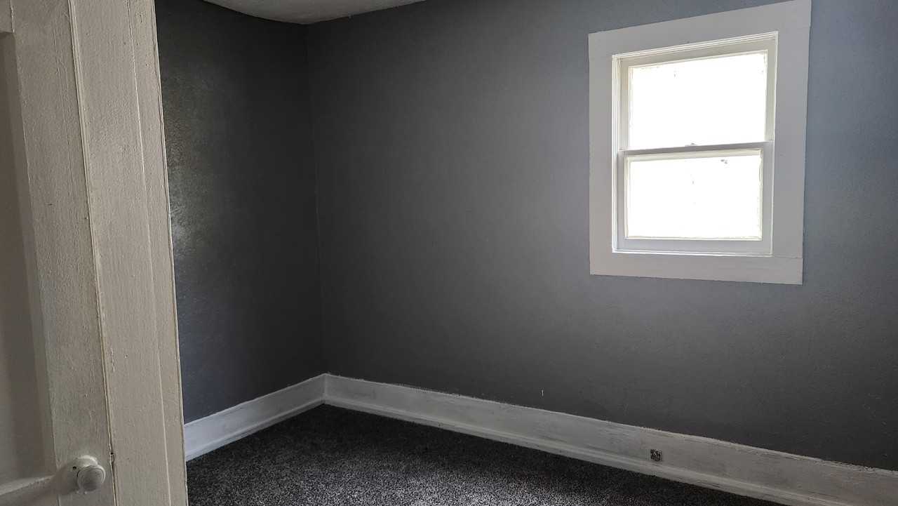 845 W Sawyer St - Photo 3 of 6