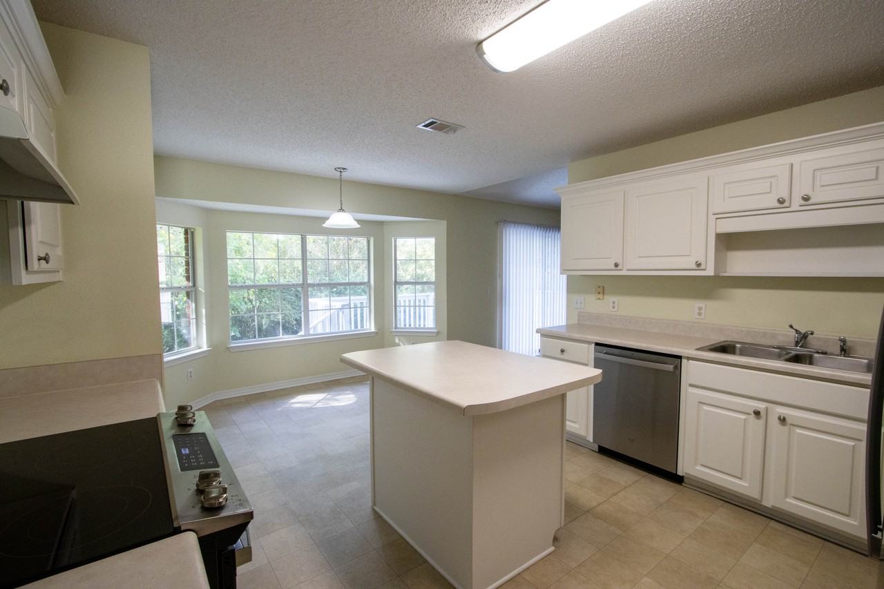 1695 Condor Dr - Photo 2 of 42