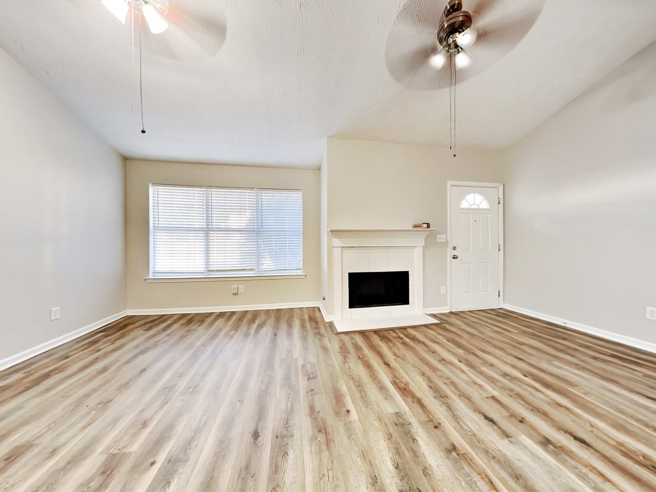 200 Adam Cir - Photo 2 of 18