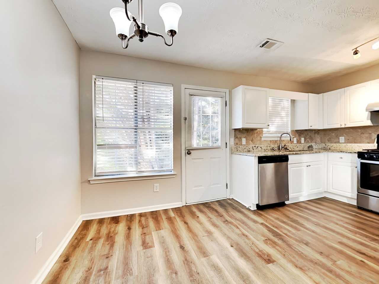 200 Adam Cir - Photo 4 of 18