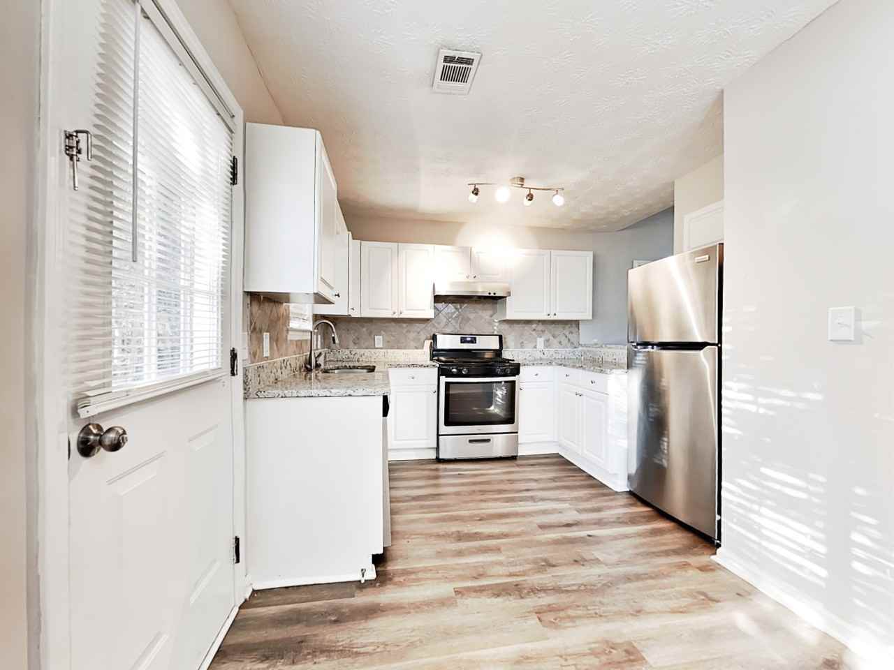 200 Adam Cir - Photo 6 of 18