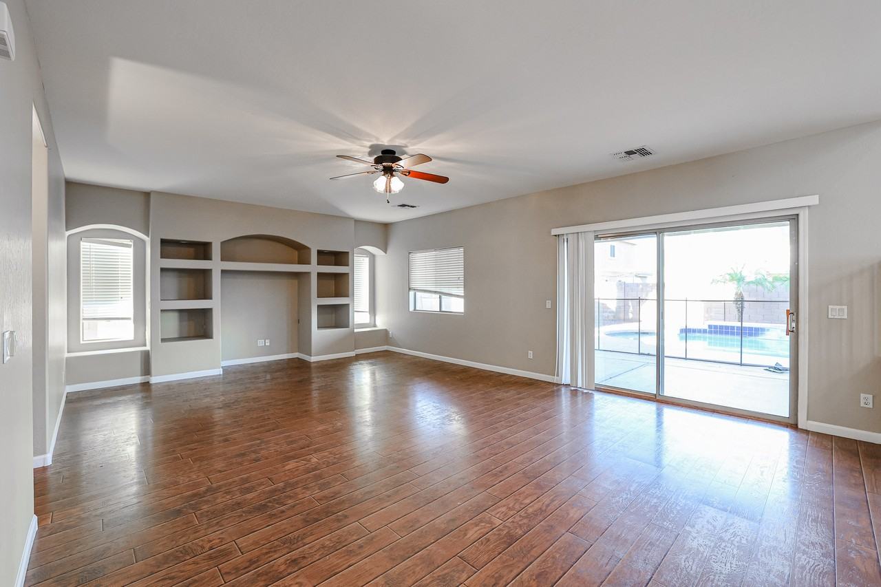 14958 W Cameron Dr - Photo 7 of 39