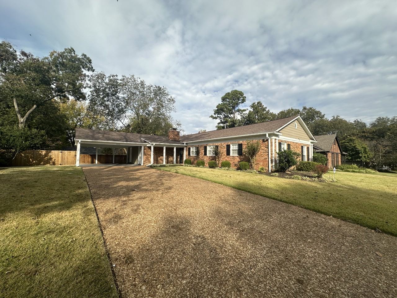 1455 Tuscany Way - Photo 3 of 34