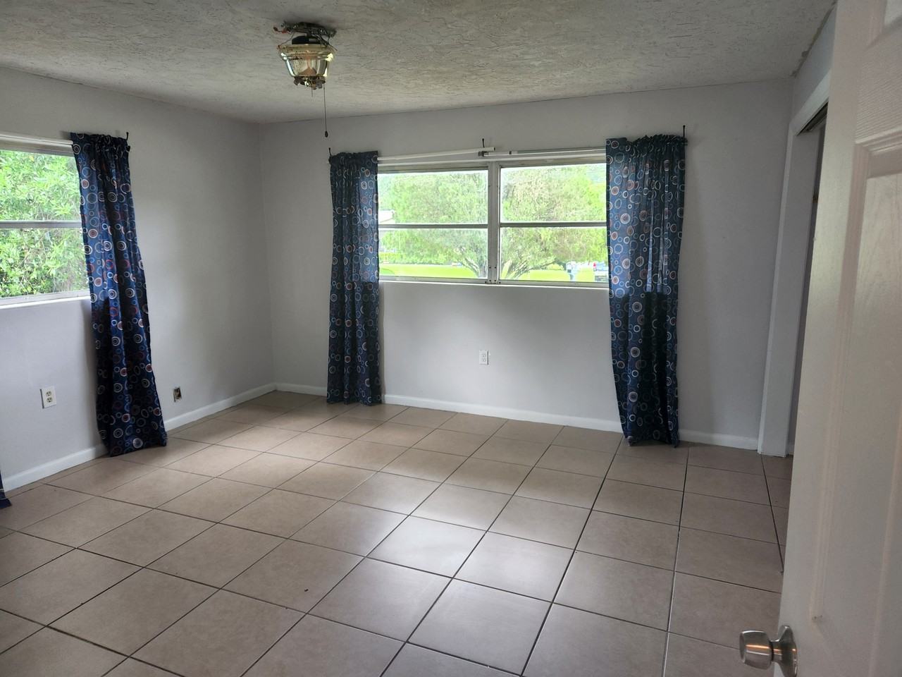 36 S Lucille St - Photo 2 of 4