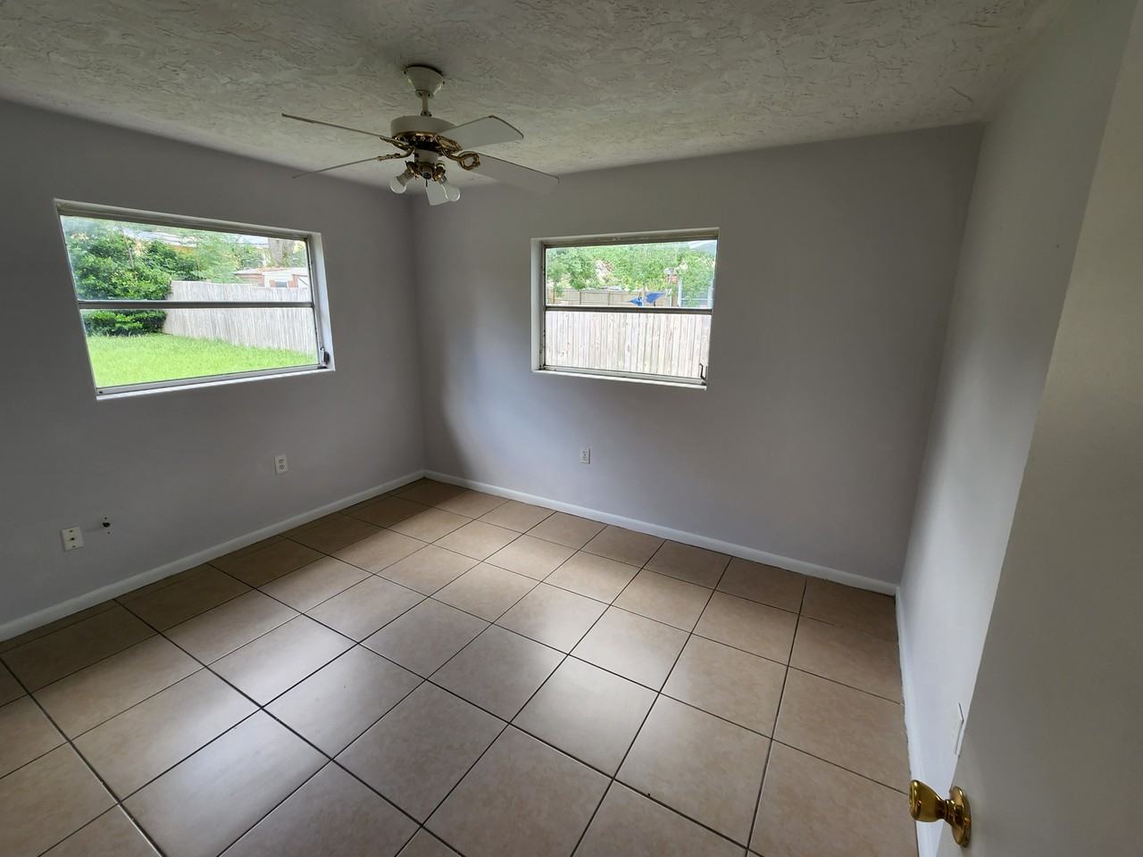 36 S Lucille St - Photo 3 of 4