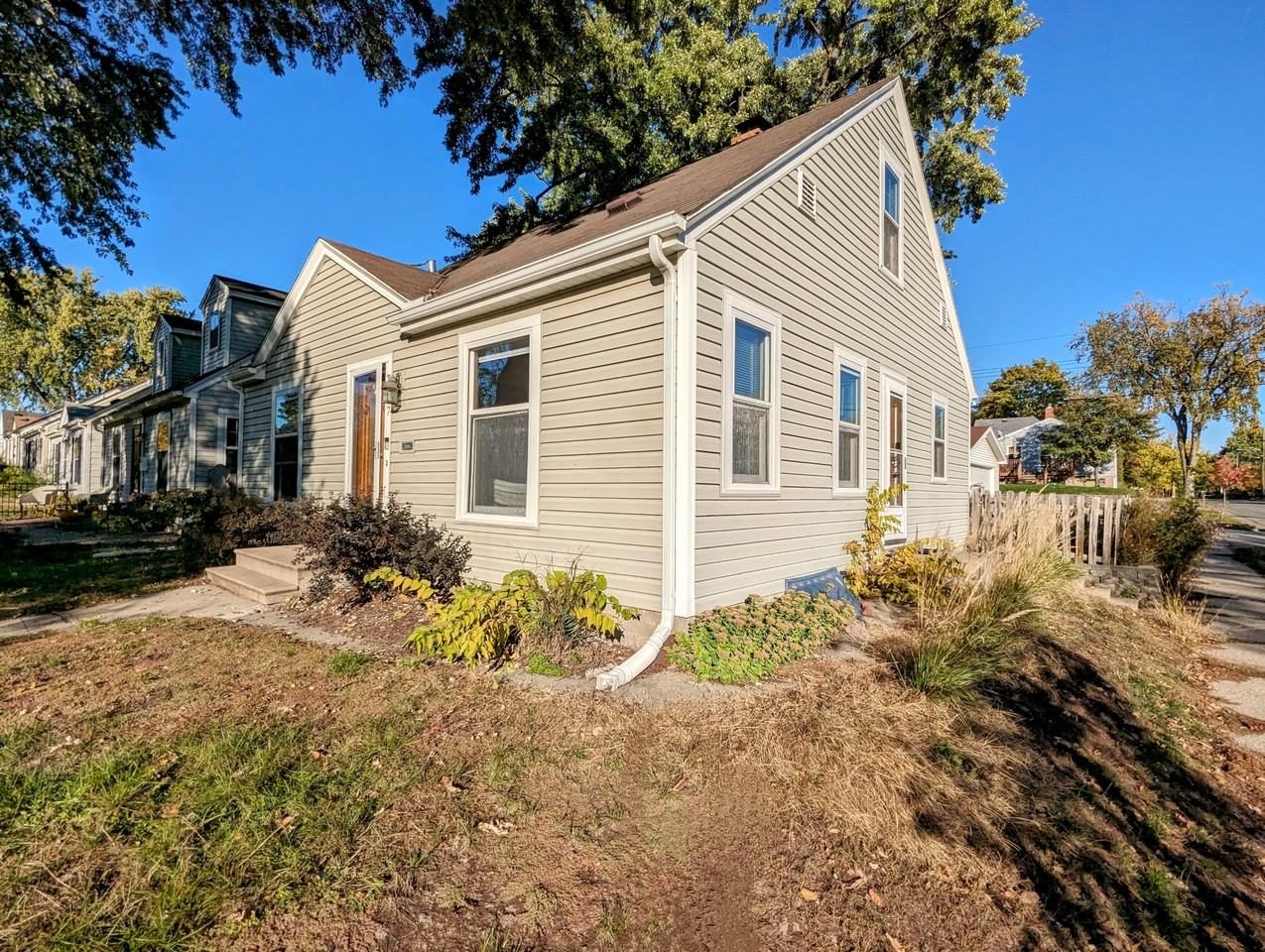 5457 30th Ave S - Photo 2 of 14