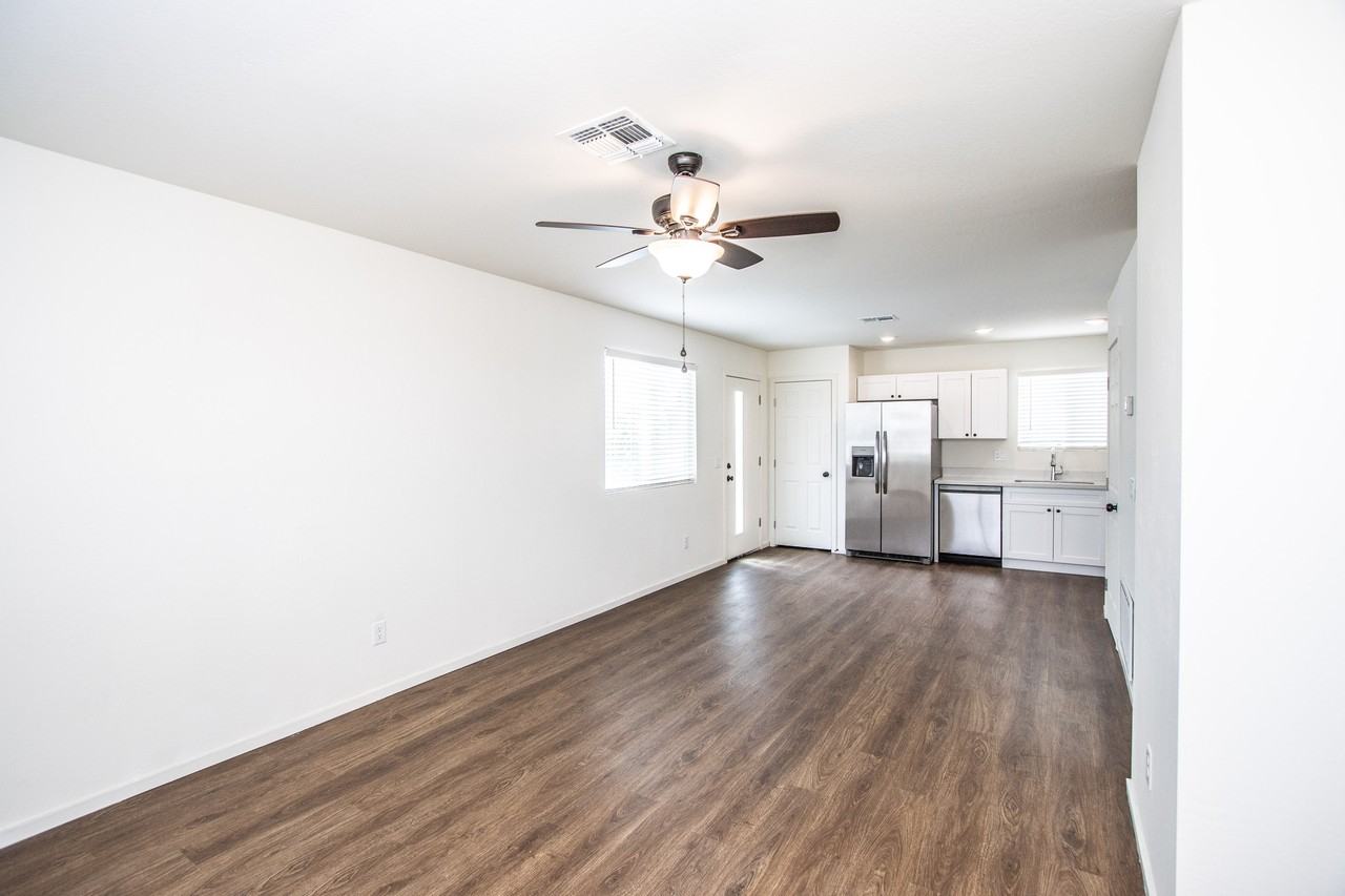 2525 W State Ave #D - Photo 4 of 21