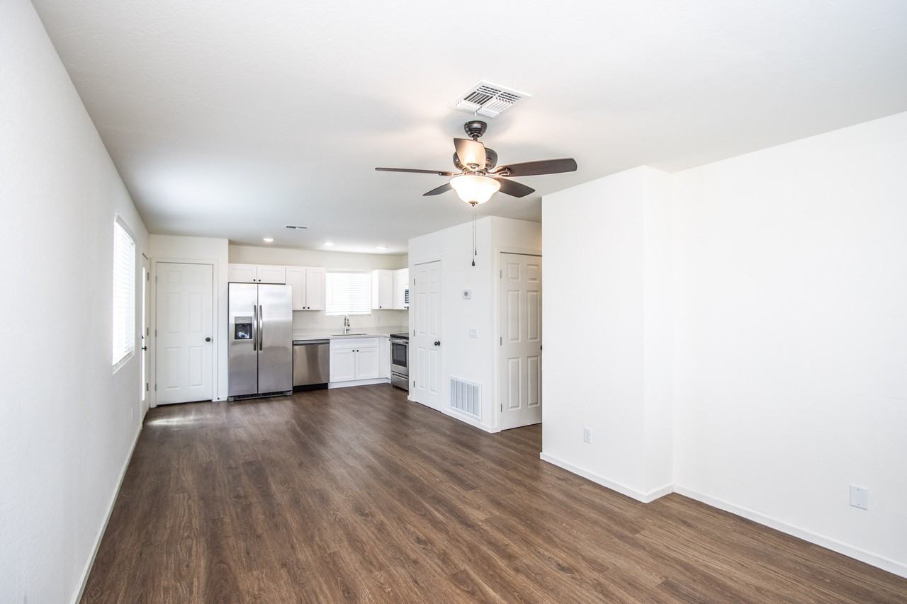 2525 W State Ave #D - Photo 5 of 21