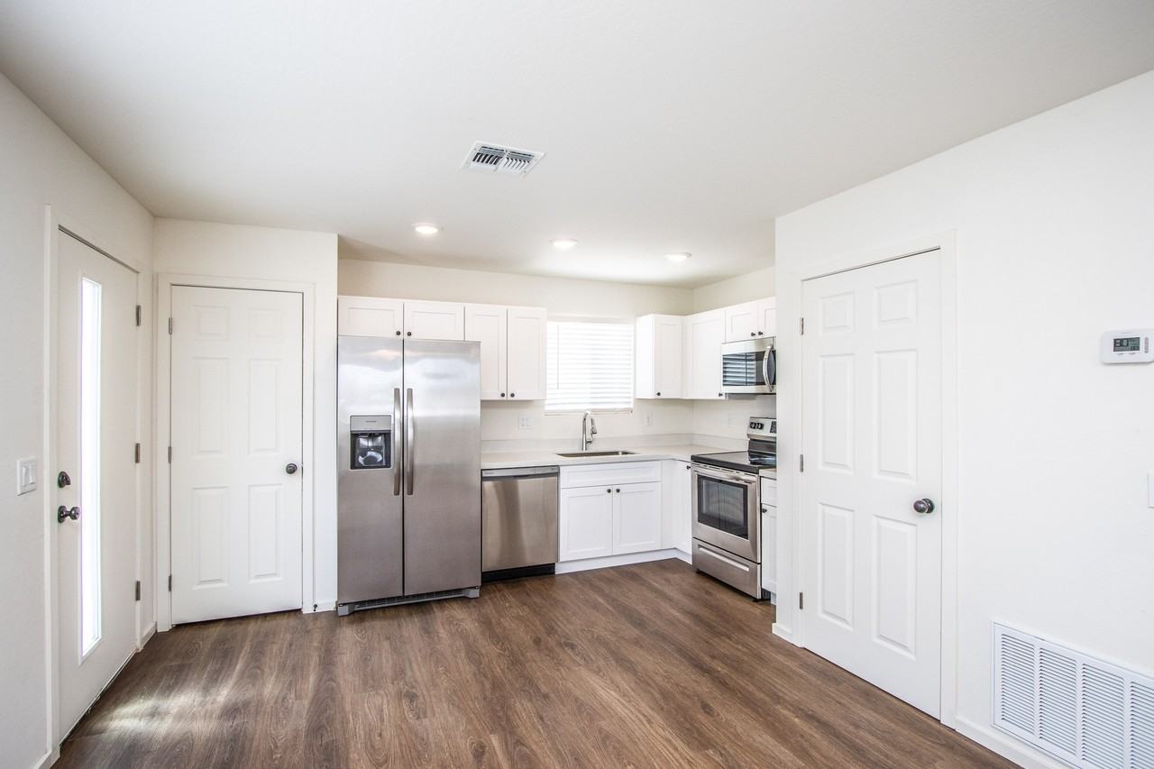 2525 W State Ave #D - Photo 7 of 21