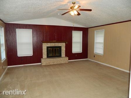 205 Circle Dr - Photo 2 of 9