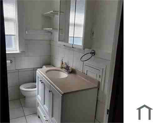 5067 Lindenwood Ave #2ndFL - Photo 2 of 3