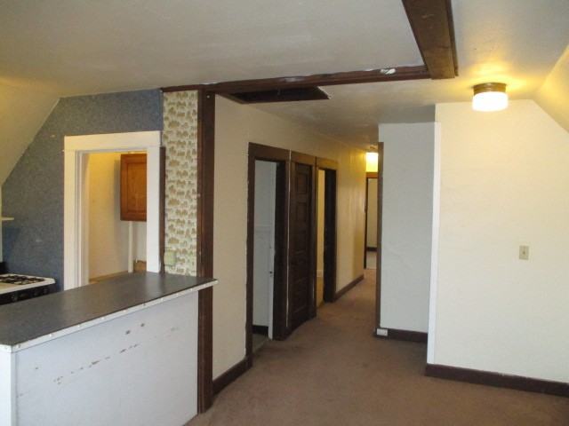 137 W Gilman St - Photo 2 of 23