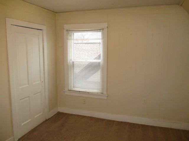 137 W Gilman St - Photo 6 of 23