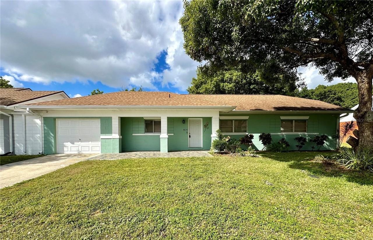 8650 Oak Bluff Dr, Orlando, FL 32827 3 Bedroom House for 2,200/month