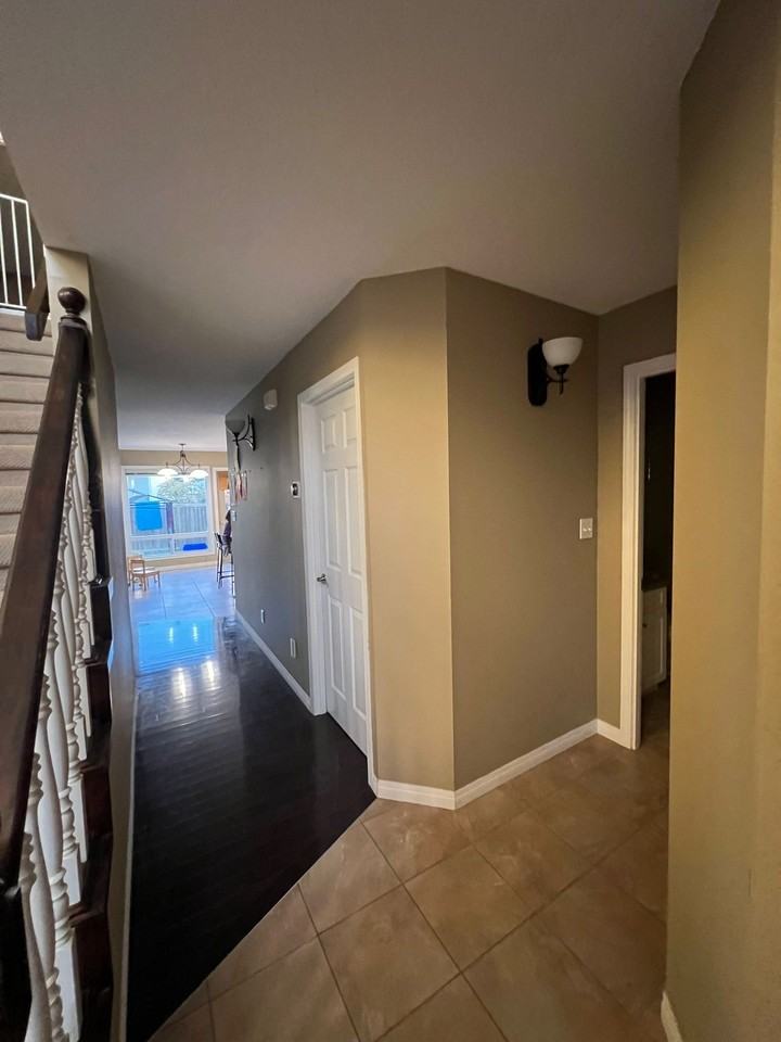 258 Vineland Crescent - Photo 3 of 20