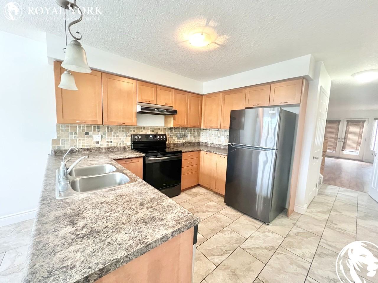 50 5a-50 Howe Drive - Photo 3 of 40