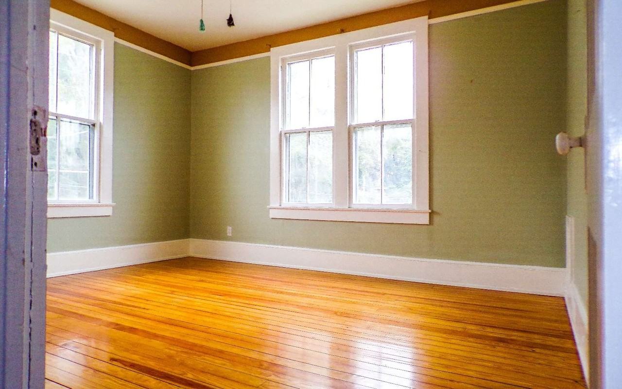 196 Se Camp St - Photo 2 of 5