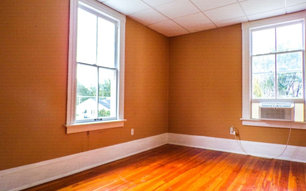 196 Se Camp St - Photo 4 of 5