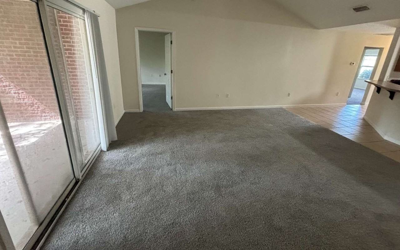 1786 SW GRANDVIEW 102 - Photo 5 of 12