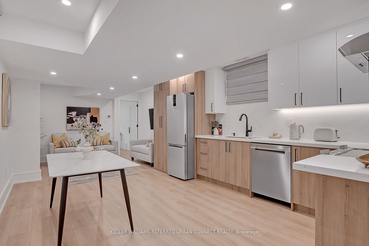 528 Clinton Street - Photo 3 of 9