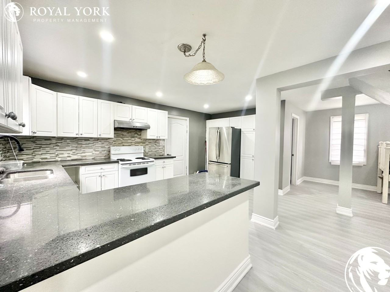 6269 Franklin Ave - Photo 3 of 50