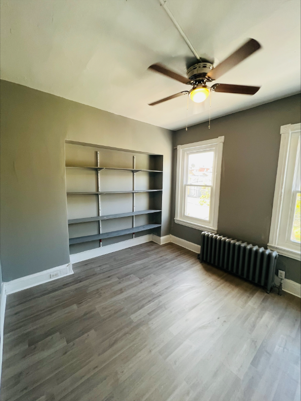 1713 N Allison St - Photo 3 of 16