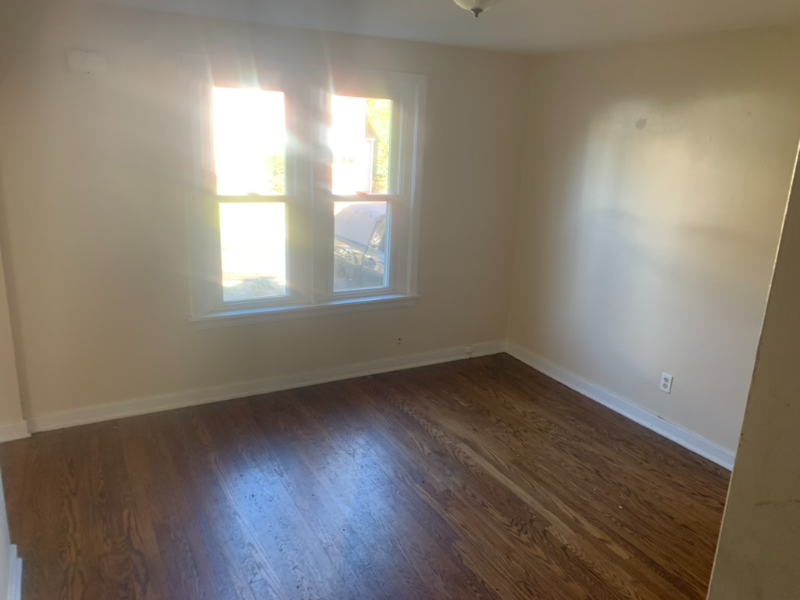 8616 Oakcrest Rd - Photo 3 of 22