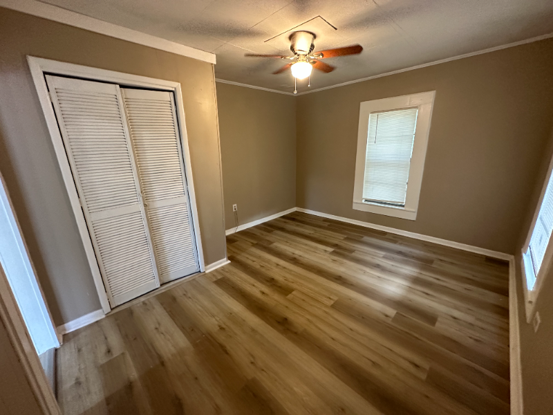 417 Broad St - Photo 3 of 10