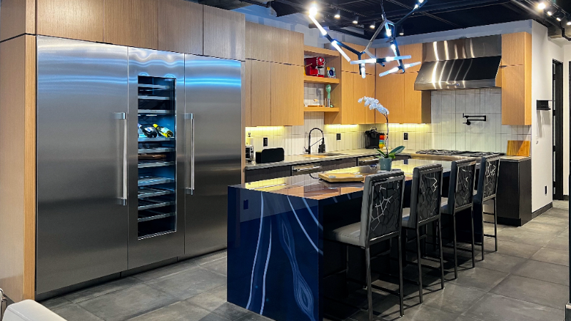 916 Roswell Ave #B - Photo 3 of 40