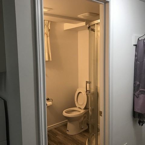 822 Roxborough Avenue - Photo 4 of 10